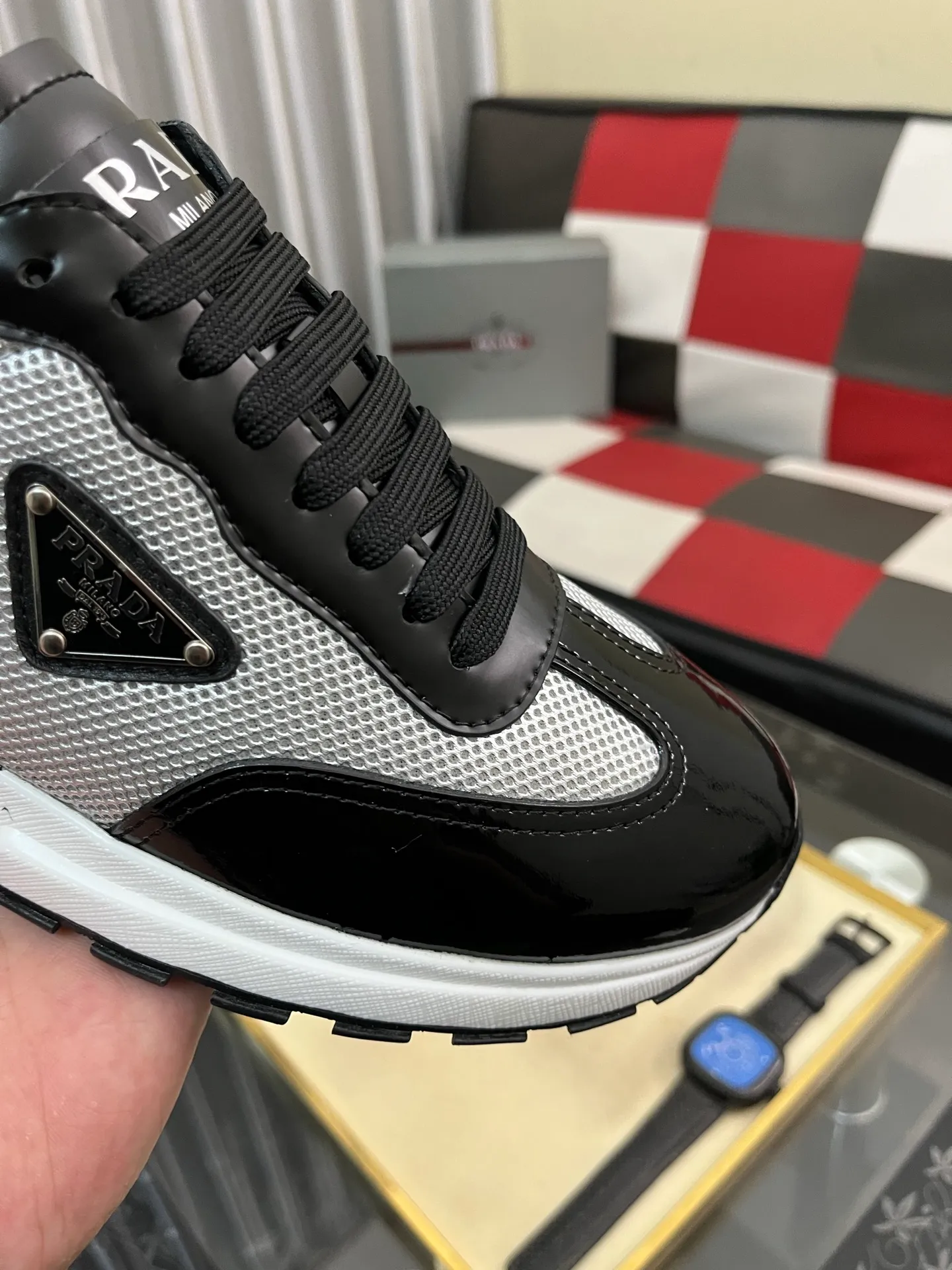 Men's shoes 💰: 560⌚️⌚️[PRADA] Prada casual shoes, originally developed 1:1, made of high-mercerized cowhide with imported cowhide, silk sheepskin lining, rubber outsole, comfortable and soft on the foot, size: 38-442️⃣Colors available